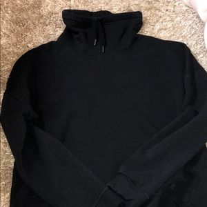 Underarmour sweatshirt